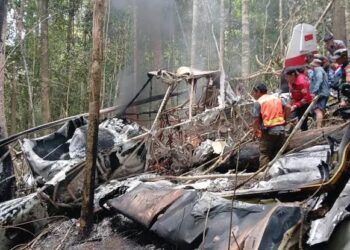 Bangkai pesawat Pelita Air tipe Air Tractor AT-802