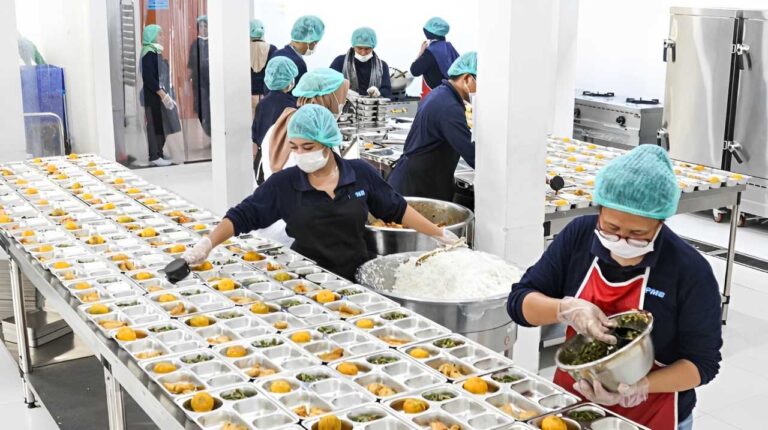 SPPG Mulai Beroperasi, BGN Ancam Sanksi Keras Mitra yang Curang atau Mark Up Harga