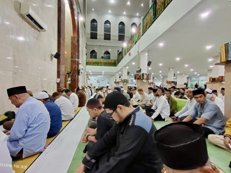 Momentum Ramadan, Masjid Al Jihad Banjarmasin Gelar Salat Khusuf dan Seruan Perbanyak Doa