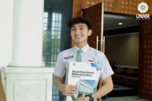 Deedat Jadi Kandidat Pertama Golden Ticket UNAIR dari SMAN 5 Banjarmasin