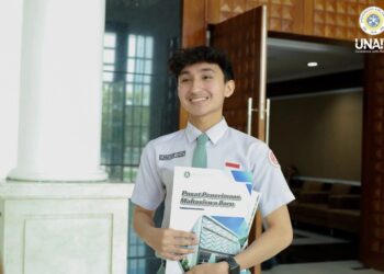 Deedat Jadi Kandidat Pertama Golden Ticket UNAIR dari SMAN 5 Banjarmasin