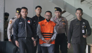 KPK tahan Ishfah Abidal Aziz atau Gis Alex sebagai tersangka