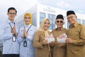 Penyerahan-THR-kepada-pensiunan-TASPEN