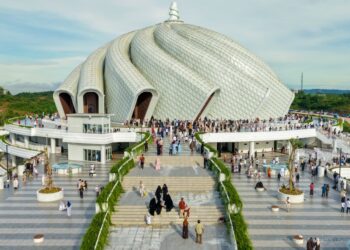 Salat Idul Fitri Perdana Masjid IK