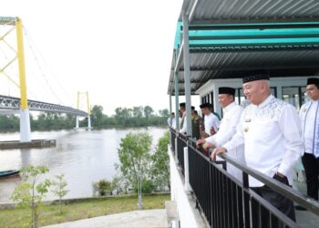 Wisata Bawah Jembatan Barito