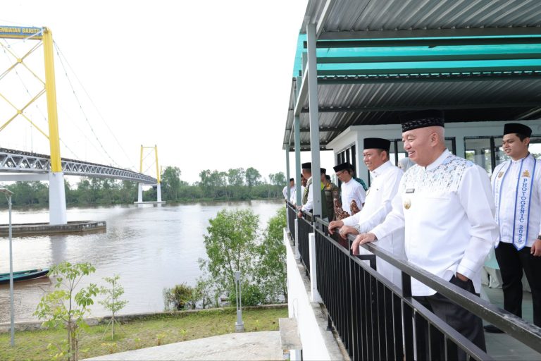 Gubernur Muhidin Resmikan Wisata Bawah Jembatan Barito, Ajak Warga Nikmati Wisata Baru