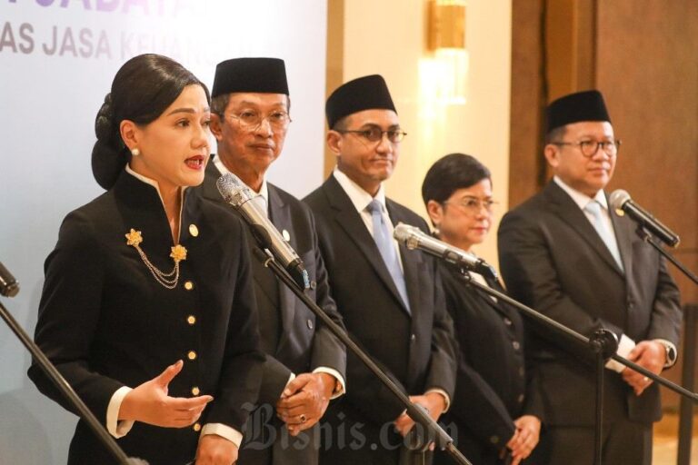 Dari Layar Kaca ke Puncak OJK: Friderica Widyasari Dewi Resmi Pimpin OJK