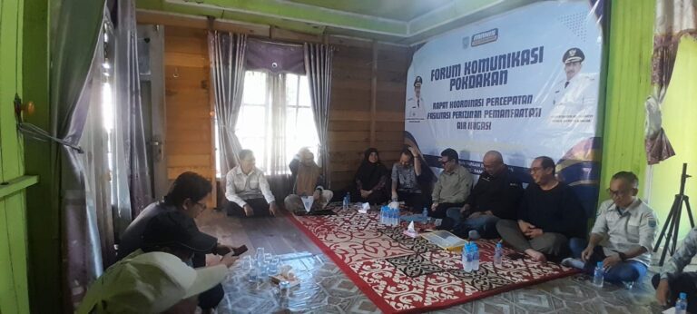 Dengan Dukungan Pemerintah, Sektor Perikanan Kalsel Memberikan Hasil Nyata. Panen Perdana Papuyu Capai 1,2 Ton di Karang Intan!