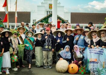 Pemko Banjarbaru Gelar Gerakan Pangan Murah dan Bagikan Sayuran Gratis