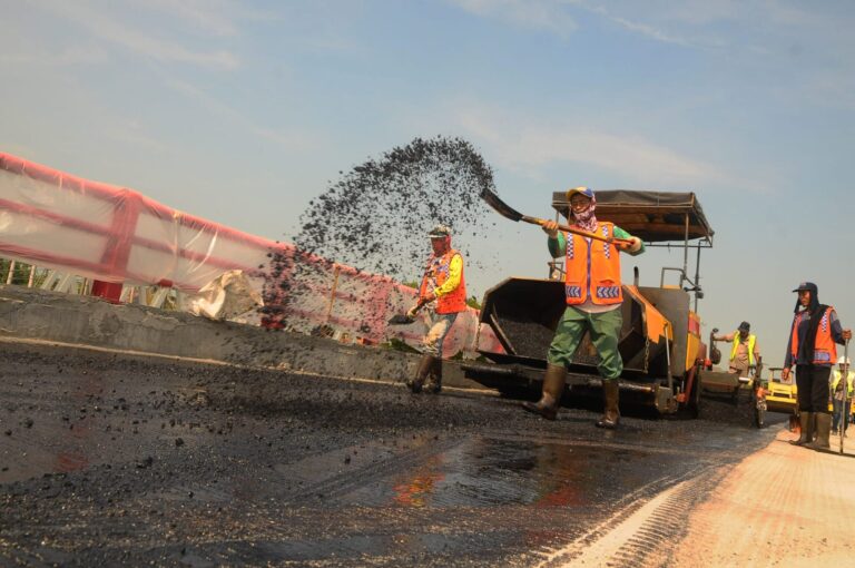 Konsumsi Aspal Naik, Pemerintah Bidik 30% Proyek Jalan Pakai Asbuton