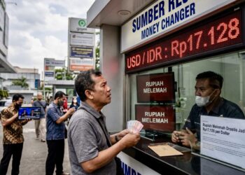 Rupiah Melemah ke Rp17.128 per Dolar AS