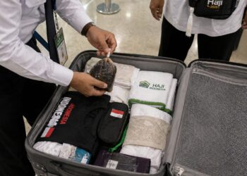Koper Jemaah Haji RI Dibongkar Petugas X-Ray
