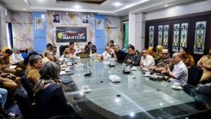 Audiensi antara Pemko Banjarmasin, penggugat, DPRD, SKPD, akademisi, serta pemerhati lingkungan