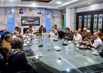 Audiensi antara Pemko Banjarmasin, penggugat, DPRD, SKPD, akademisi, serta pemerhati lingkungan