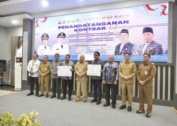 Penandatanganan kontrak proyek pembangunan jembatan pulau laut di Kabupaten Tanah Bumbu, Kalsel