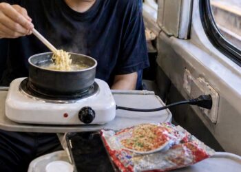 Penumpang Masak Mi Instan di Kereta Pakai Kompor Listrik