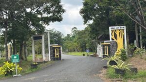 Pintu masuk Kebun Raya Banua