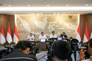 Menko Perekonomian adakan konferensi pers terkait harga avtur yang melonjak