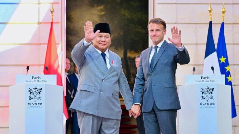 Prabowo Penuhi Undangan Khusus Presiden Prancis Macron, Disambut Hangat di Istana Negara Élysée