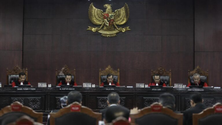 MK Tolak Syarat Pendidikan Calon Anggota Legislatif Harus S2. Ini Aturannya!