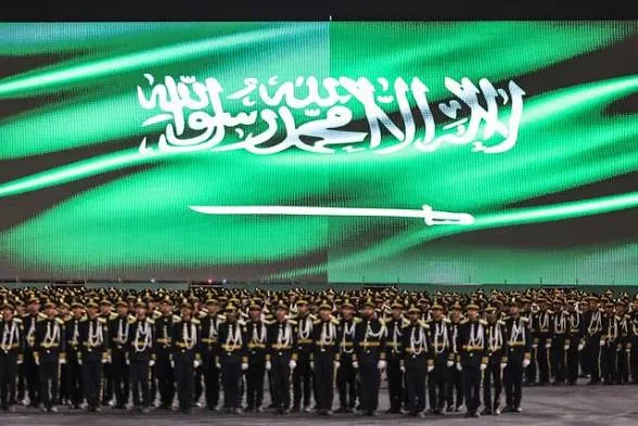 Parade militer di Kota Makkah