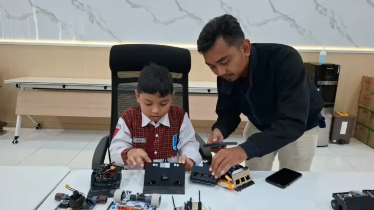Hebat! Siswa SD Muhammadiyah di Gresik Raih Juara 2 Robotika Internasional di Malaysia