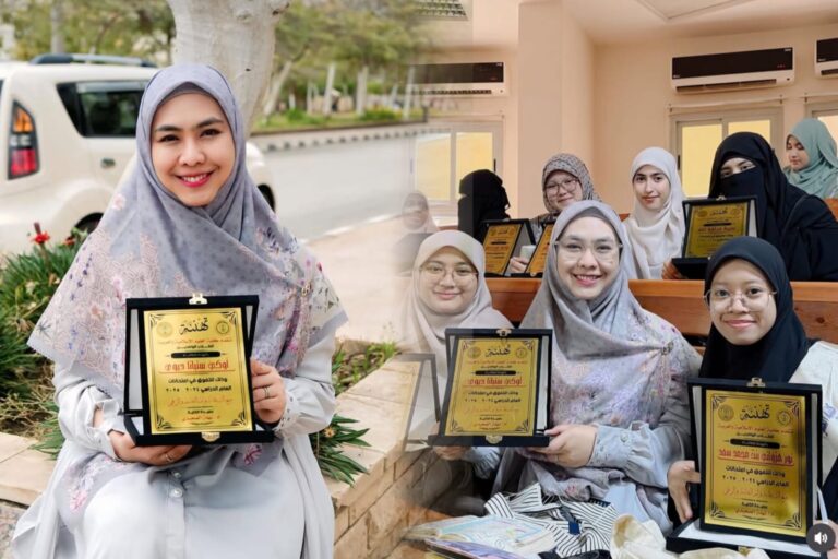 Oki Setiana Dewi Raih Predikat Mumtaz di Universitas Al-Azhar Kairo!