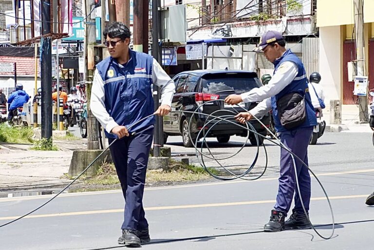 Tak Ada Toleransi! Pemko Banjarmasin Tertibkan Kabel Fiber Optik Semrawut