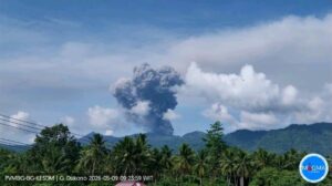Erupsi Gunung Dukono di Halmahera Utara