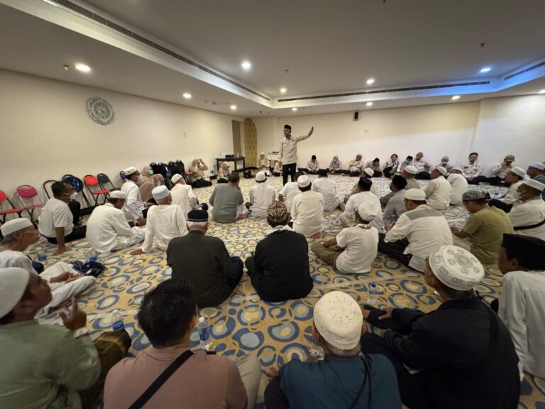 Cuaca Makkah Capai 40 Derajat Celcius, PPIH Imbau Jemaah Haji 2026 Salat di Hotel!