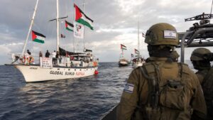 Ilustrasi militer Israel yang mengancam rombongan misi kemanusiaan internasional Global Sumud Flotilla [GSF]