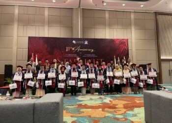 Wisuda SMA Al Mazaya