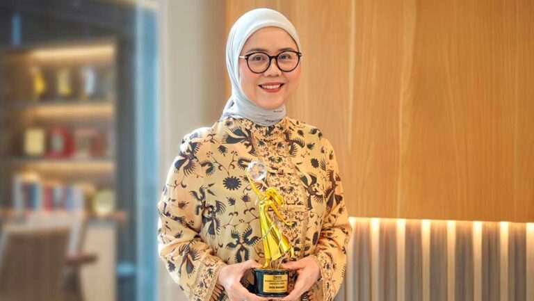 Pemimpin Perempuan Inspiratif, Direktur Pegadaian Selfie Dewiyanti Raih Women in Business Leadership 2026!