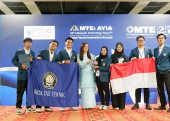 Mahasiswa Undip Sulap Kecoa Jadi Pendeteksi Korban Bencana