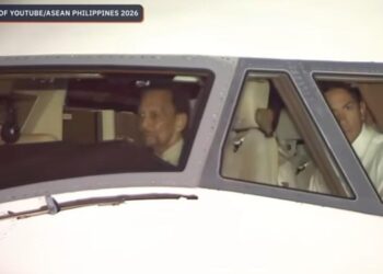 Sultan Brunei terbangkan pesawat sendiri ke KTT ASEAN di Filipina