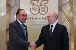 PM Malaysia Anwar Ibrahim Klaim Rusia Jamin Pasokan Energi Malaysia 20 Tahun