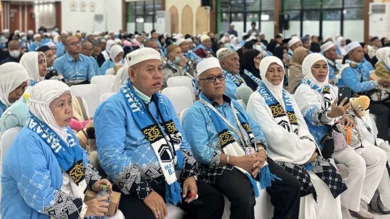 Kloter Perdana Haji Banjarmasin Tiba di Tanah Air, 359 Jemaah Pulang Lengkap Tanpa Kehilangan