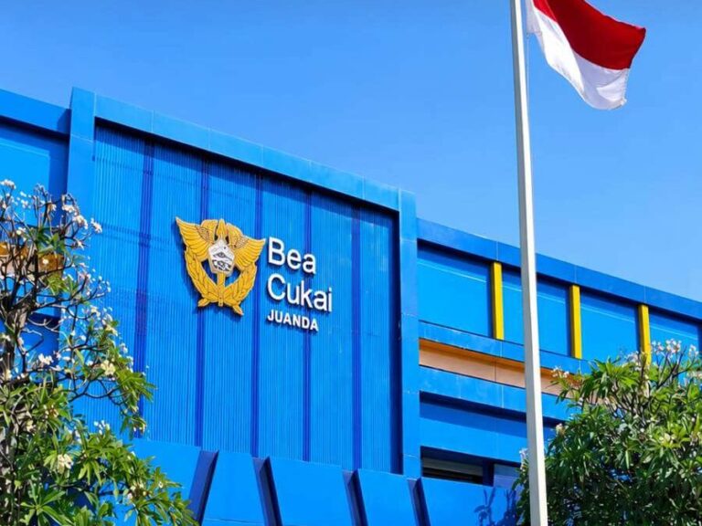 Polisi Geledah Kantor Bea Cukai Juanda, Usut Kasus Impor Ponsel Ilegal Senilai Rp235 Miliar