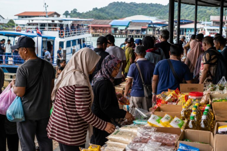 Rupiah Tertekan, Warga Malaysia Makin Gencar Belanja di Nunukan