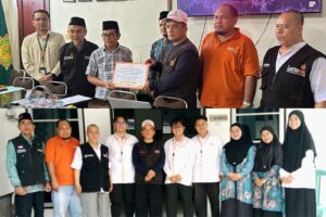 Penyerahan bantuan donasi dari KL LazisMu Banjarmasin. [Foto: mu4.co.id]