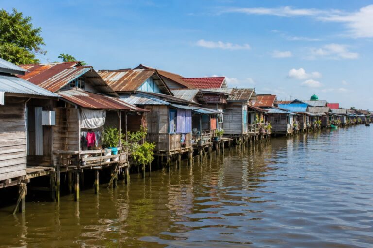 Hentikan Praktik BAB, Ratusan WC Sehat Dibangun di Kawasan Bantaran Sungai Banjarmasin Mencapai Rp2,3 Miliar