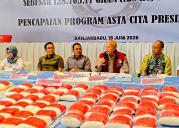 Konferensi pers pengungkapan peredaran 128,7 kilogram sabu, Banjarbaru, Kamis [18/6]. [Foto: Diskominfo Kalsel]