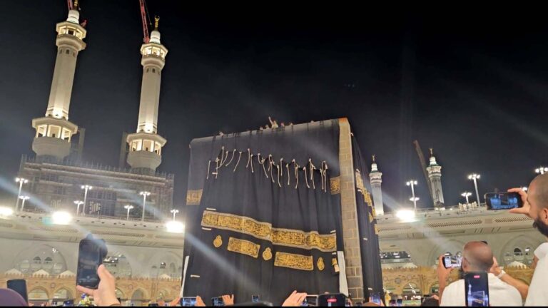 Sambut 1 Muharram 1448 H, Begini Prosesi Sakral Pergantian Kiswah Ka’bah