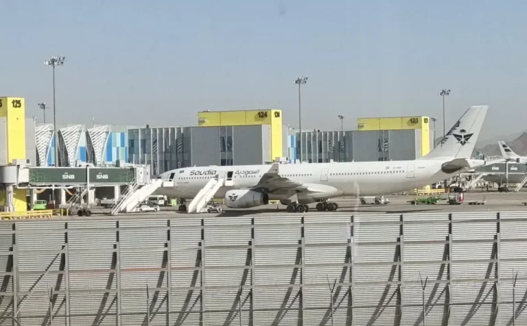 Pesawat Haji Kloter 30 Surabaya Sempat Mendarat Darurat di Oman, 380 Jemaah Akhirnya Tiba Selamat di Tanah Air