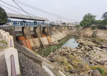 Bendung Katulampa Mengering Akibat Kemarau Panjang
