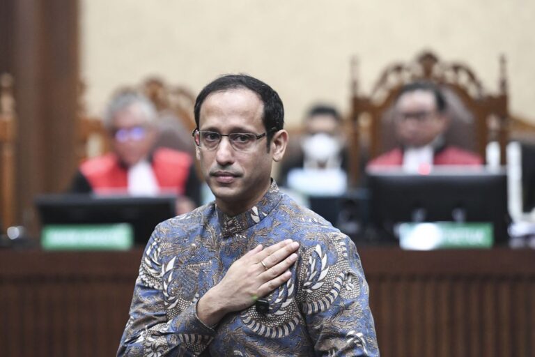 Nadiem Makarim Resmi Dijatuhkan Hukuman 10 Tahun Penjara dan Denda Rp1 Miliar!