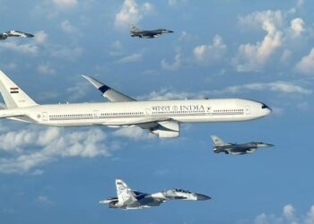 Momen Pesawat PM India Modi Dikawal Jet Tempur saat Masuki Wilayah RI