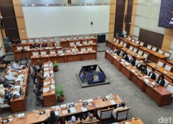Rapat Dengar Pendapat Dewan Pimpinan Wilayah Forum Komunikasi Kelompok Bimbingan Ibadah Haji dan Umrah Jabar dengan Komisi VIII DPR RI, Senin [6/7]