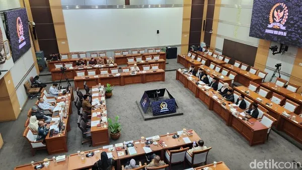Rapat Dengar Pendapat Dewan Pimpinan Wilayah Forum Komunikasi Kelompok Bimbingan Ibadah Haji dan Umrah Jabar dengan Komisi VIII DPR RI, Senin [6/7]
