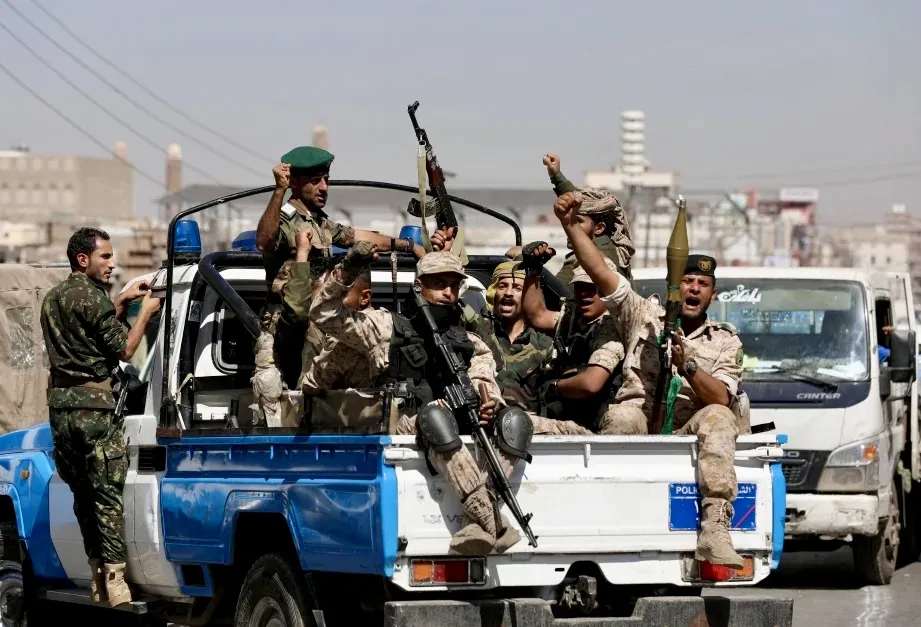 Kelompok Houthi berkumpul di Sanaa
